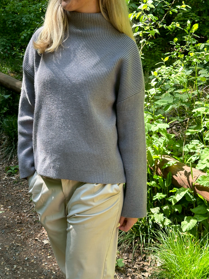 Maja Turtleneck Sweater - harmaa